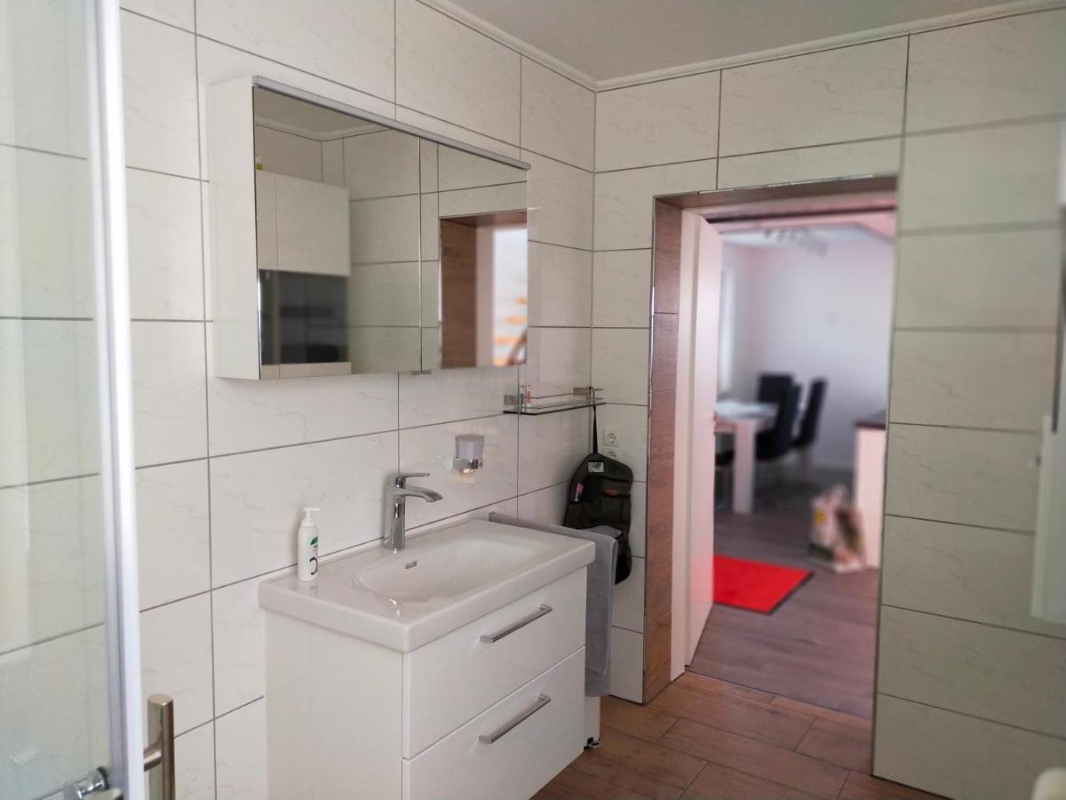 Exklusive Fewo Papenburg Mit Terrasse & Beheiztem Wintergarten Bagian luar foto